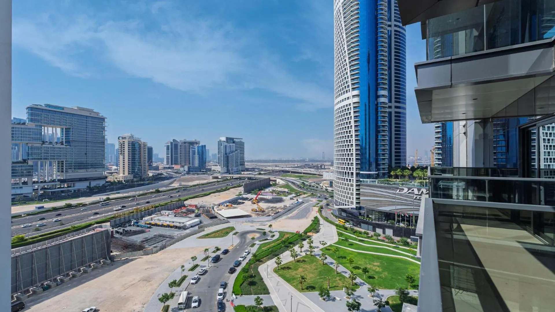 Apartment Stylish Apt In Business Bay | Pool, Gym, Parking Dubai
