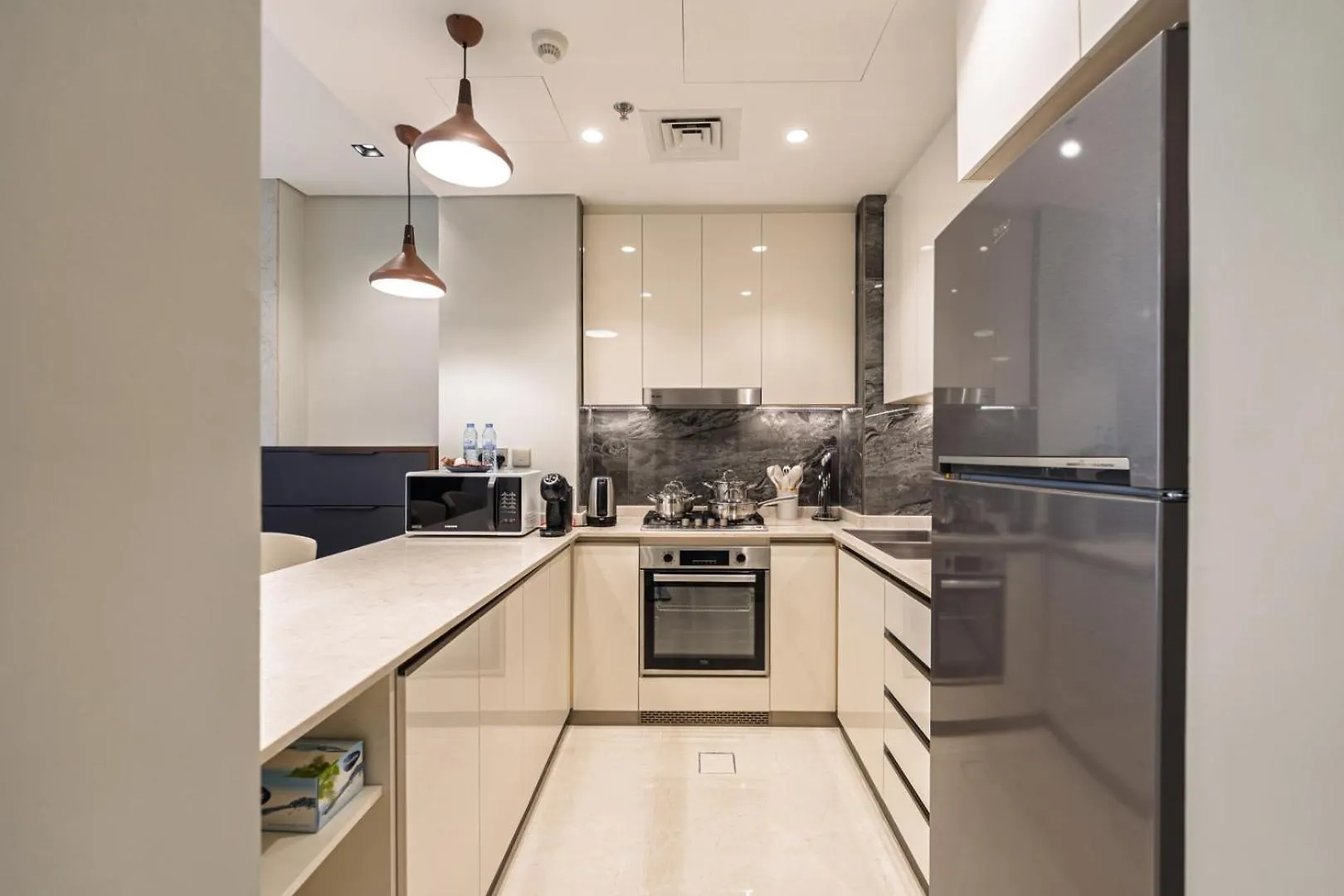דובאי Stylish Apt In Business Bay | Pool, Gym, Parking דירה