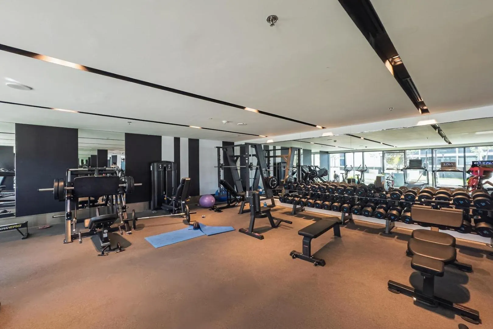 דובאי Stylish Apt In Business Bay | Pool, Gym, Parking דירה