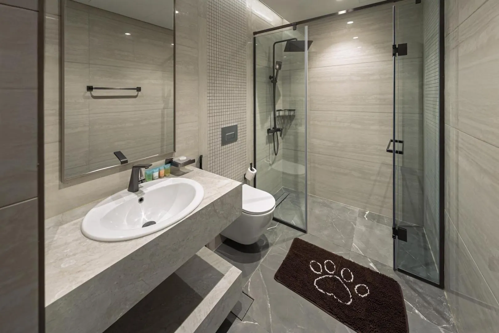 Stylish Apt In Business Bay | Pool, Gym, Parking Dubai Apartment